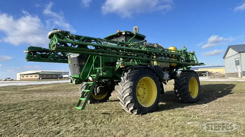 2019 John Deere R4045 Self-Propelled Sprayer