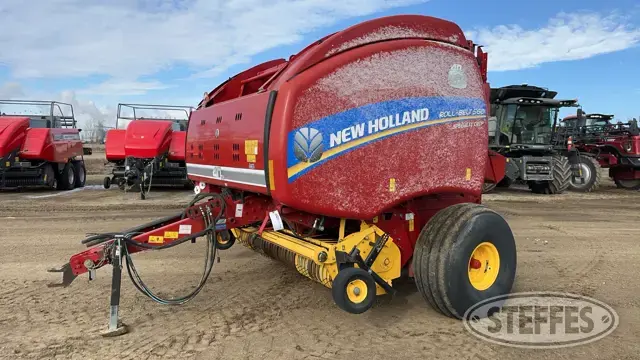 2015 New Holland Roll-Belt 560