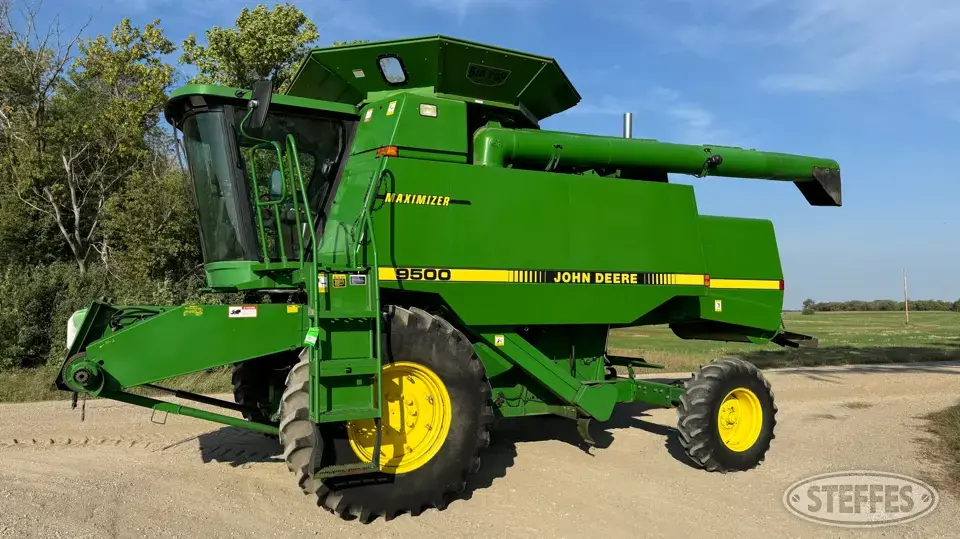 1989 John Deere 9500 Combine