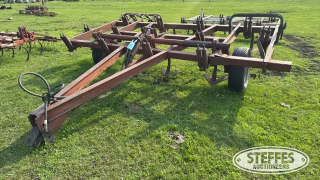 Chisel plow