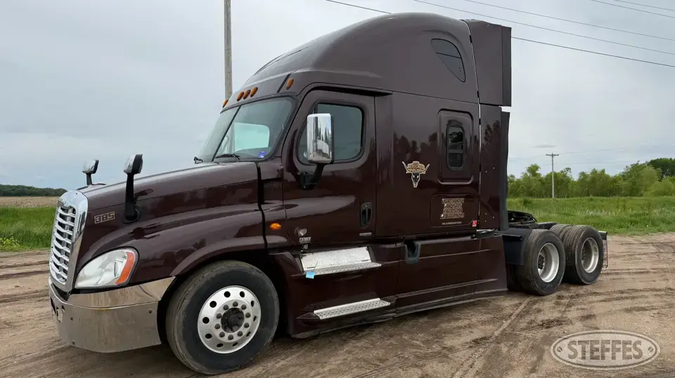 2016 Freightliner Cascadia 125 Conventional Truck with Sleeper