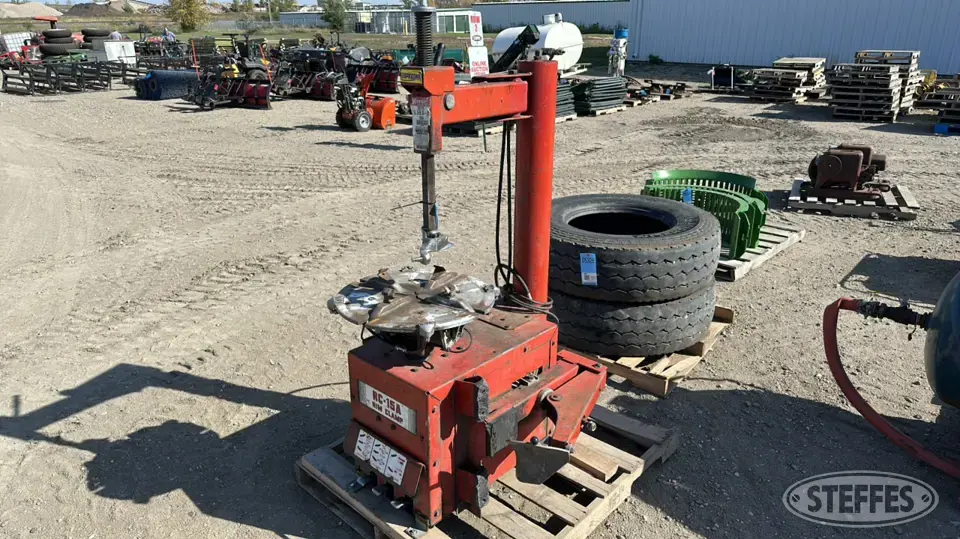 Coats RC-15A Machine Tool