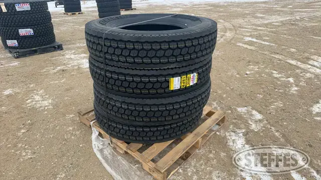 (4) Zwarthz 11R24.5 tires