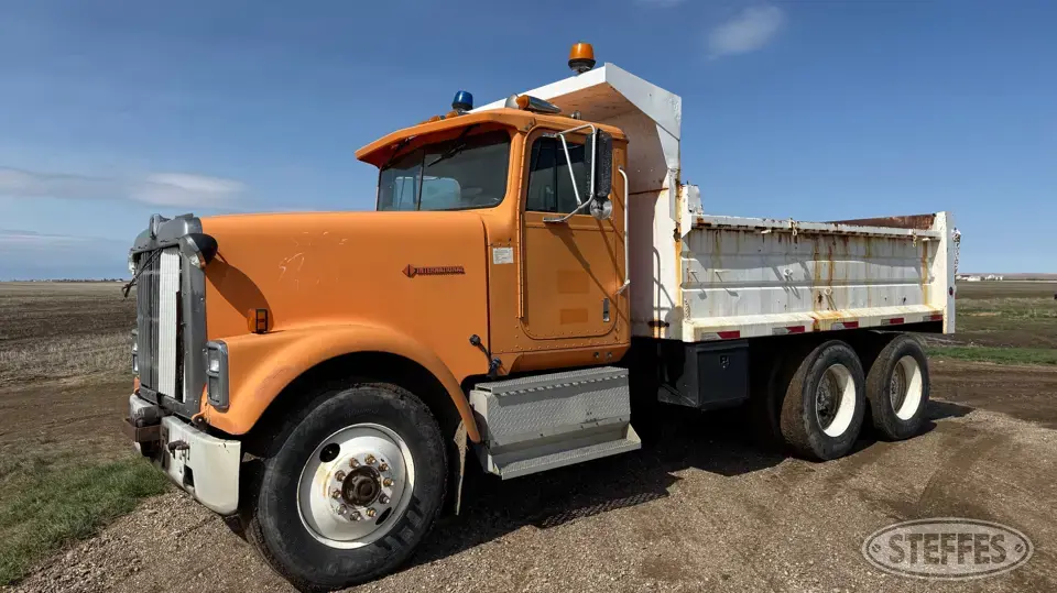 1987 International F-9370 Dump Truck