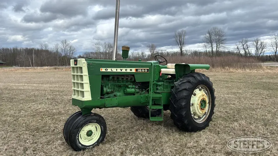 1968 Oliver 1650 2WD Tractor