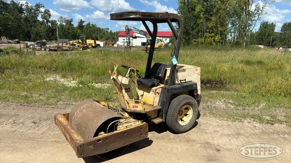1994 Bomag BW124PD Self-Propelled Smooth Drum Compactor