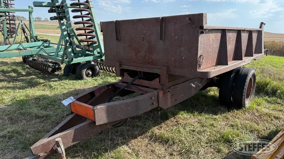 Shop-built single axle dump trailer Bumper Dump Trailer