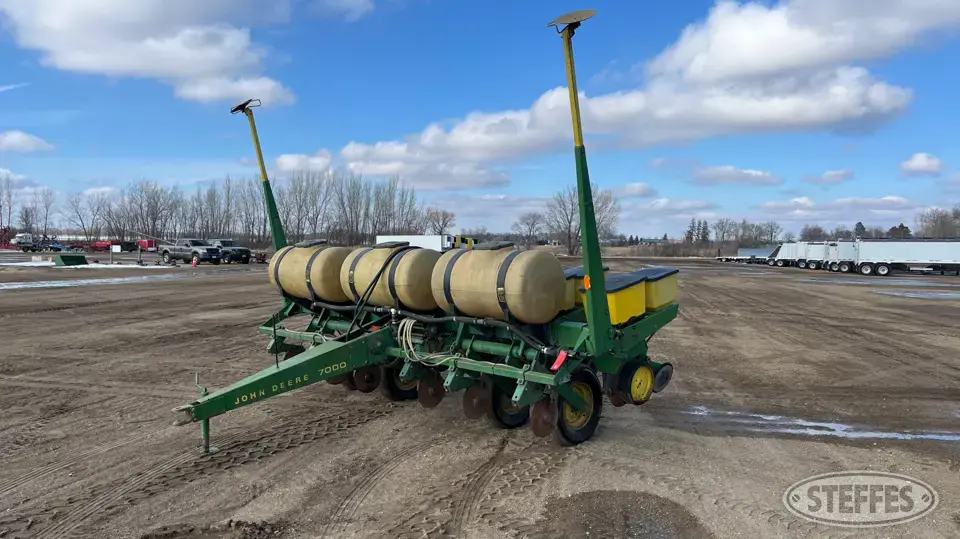 John Deere 7000 Less Than 12 Row Planter