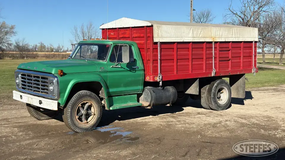 1977 Ford F700 Grain Truck