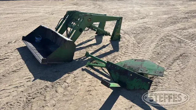 John Deere 148