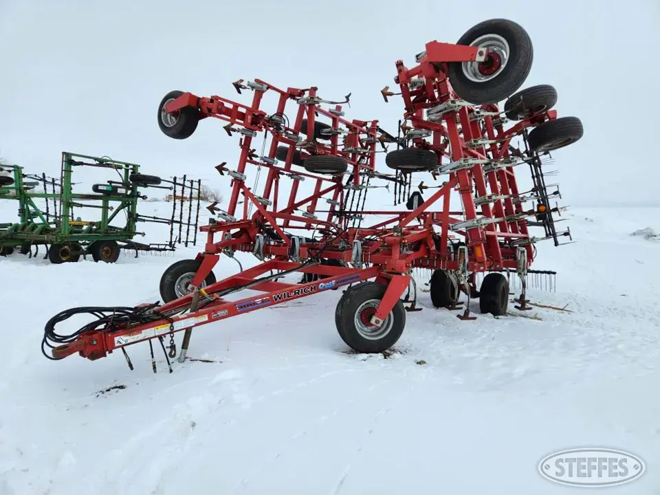 Wil-Rich Quad 5 Field Cultivator
