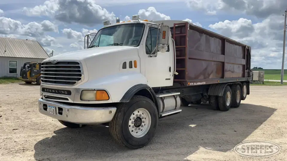 2003 Sterling LT9500 Feed Truck