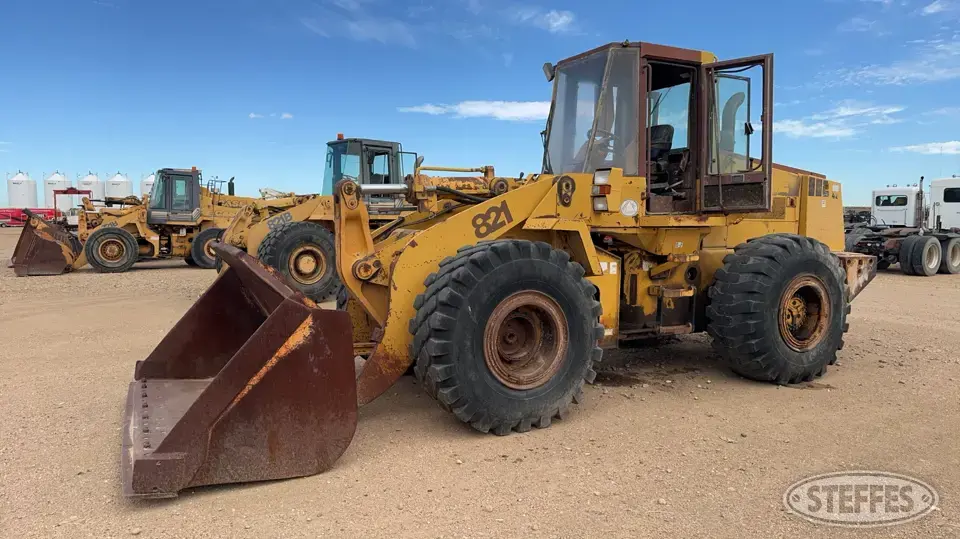 Case 821 Wheel Loader