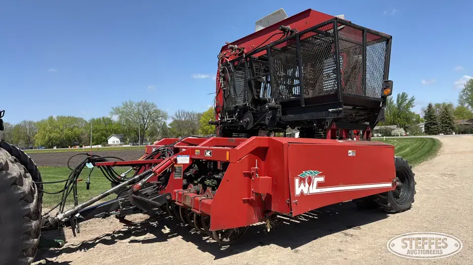 Amity WIC W946 Sugarbeet Harvester
