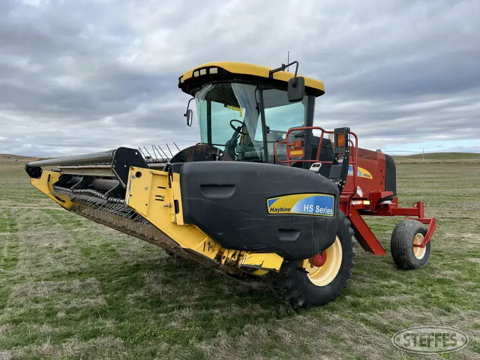 2011 New Holland H8040 Self-Propelled Swather