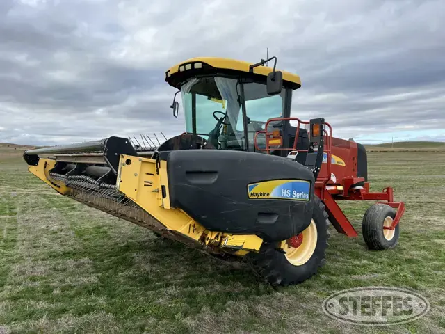 2011 New Holland H8040