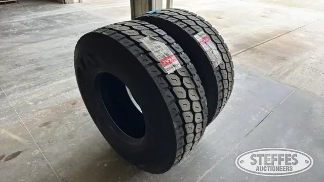(2) Kumho KMA12 425/65R22.5