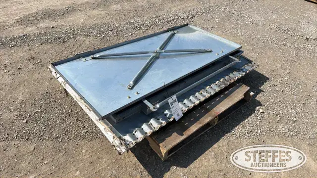 Grain bin door