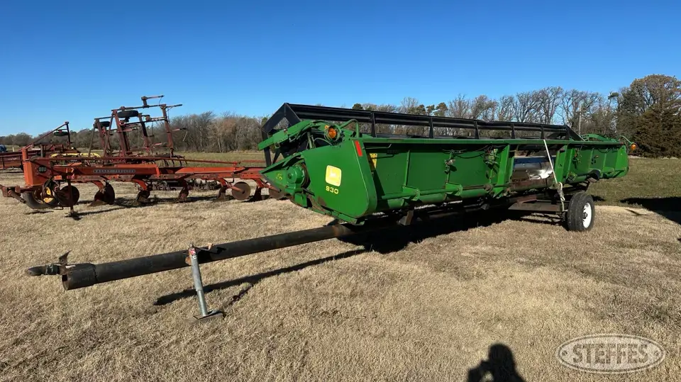 1998 John Deere 930 Rigid Head