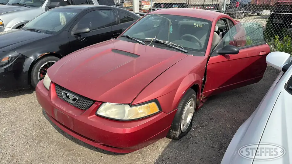 2000 Ford Mustang Car