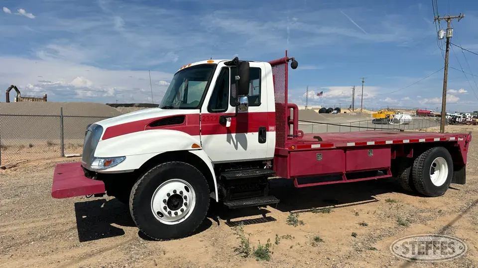 2002 International 4300 Specialty Truck