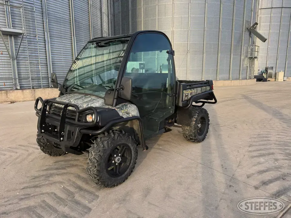 2011 John Deere Gator XUV825i ATV