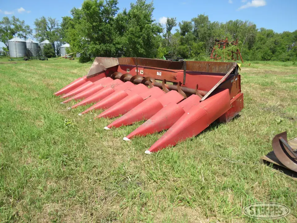 International 863 Corn Head