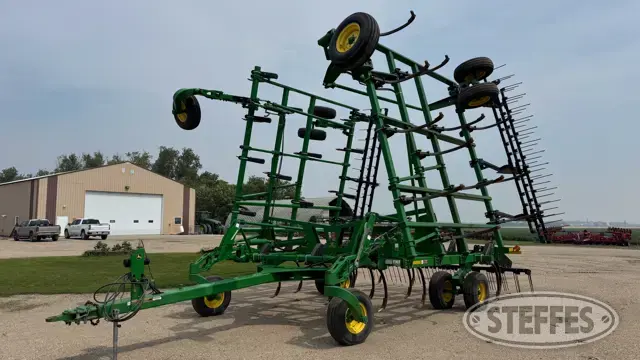 2013 John Deere 2410