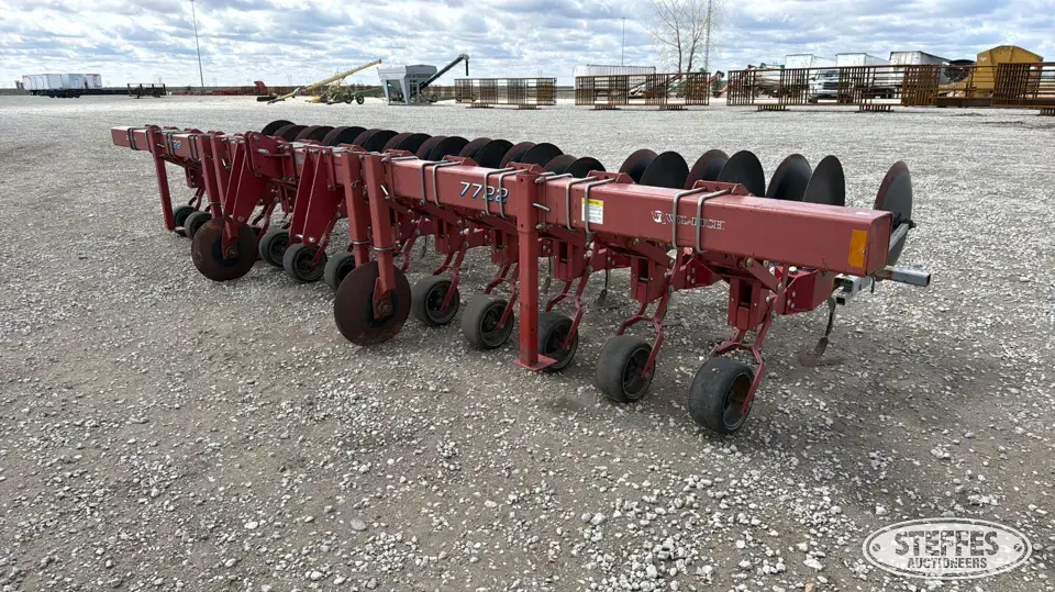 Wil-Rich 7722 Row Crop Cultivator