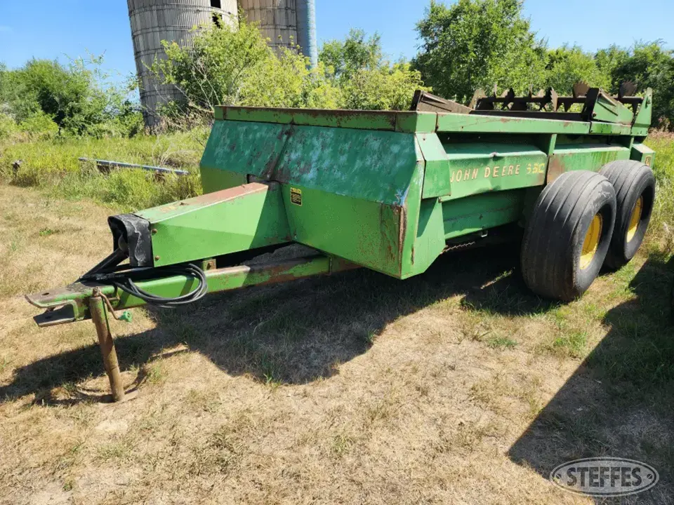 John Deere 660 Manure Application Equipment