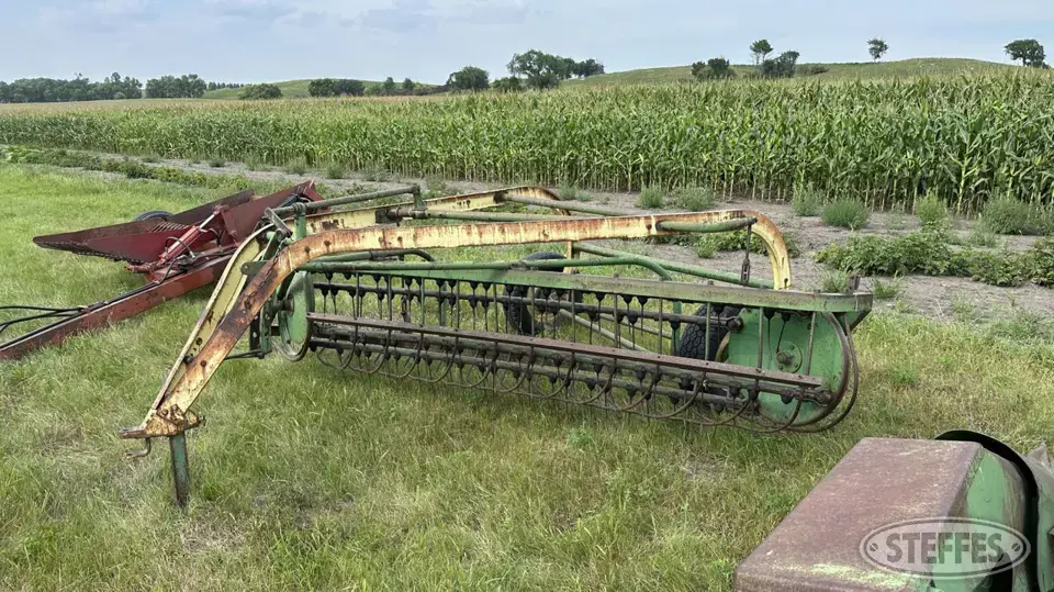 John Deere 896A Rake