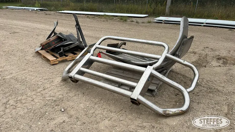Herd grille guard & SS half fenders Truck-Trailer Part