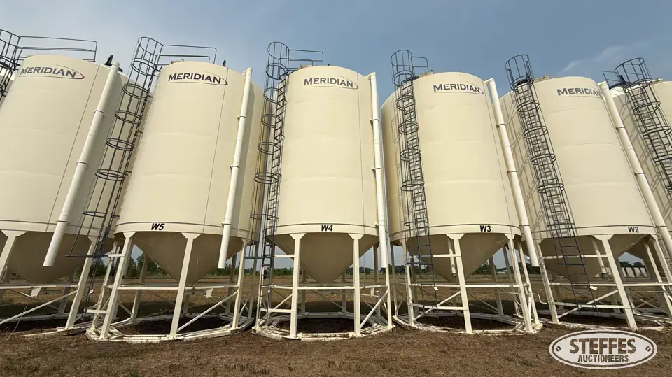 2014 Meridian M1620-FRAC Hopper Bin