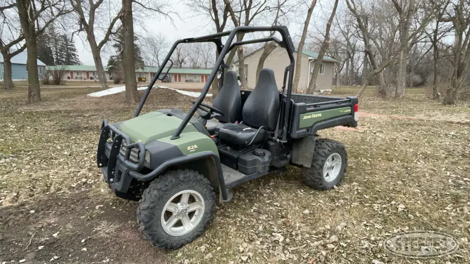 2013 John Deere 825i XUV UTV
