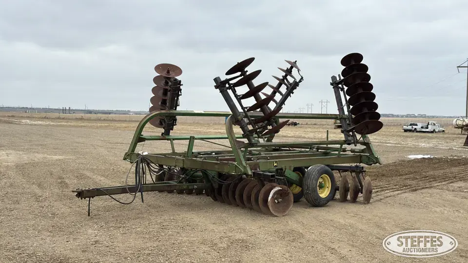 John Deere 230 Disc
