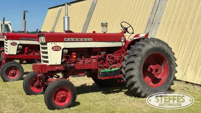 1963 McCormick Farmall 560
