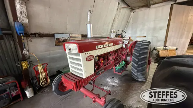 McCormick Farmall 560