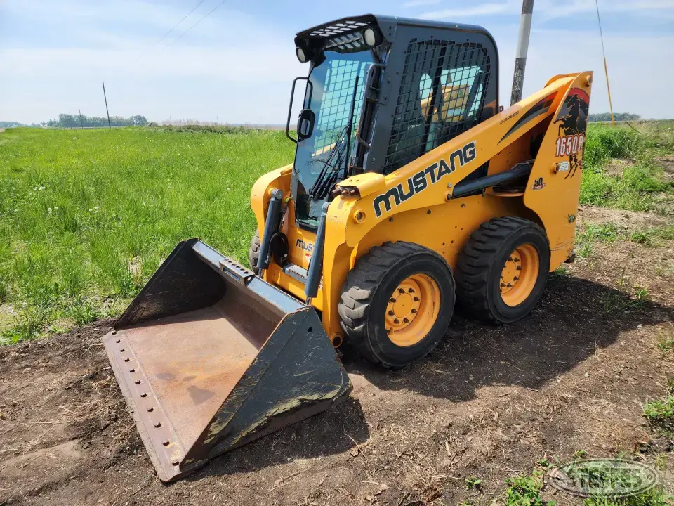 2016 Mustang 1650R Wheeled Skid Steer