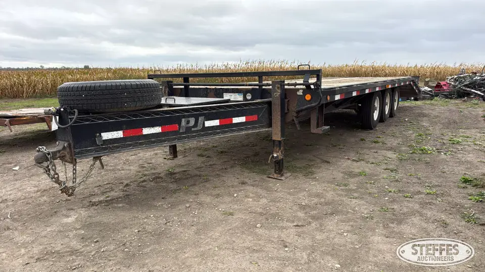 PJ tri-axle equipment trailer Utility Trailer
