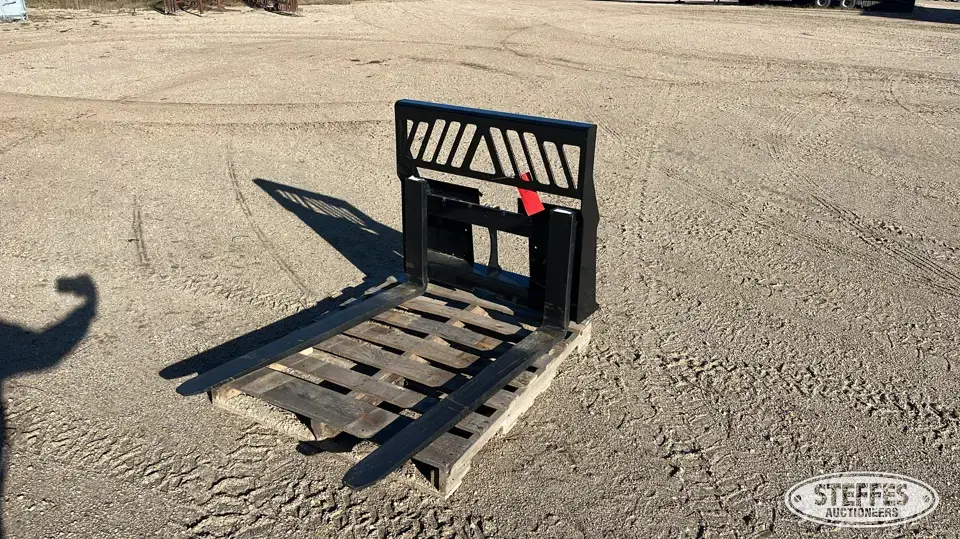 Skid steer pallet forks Skid Steer Fork