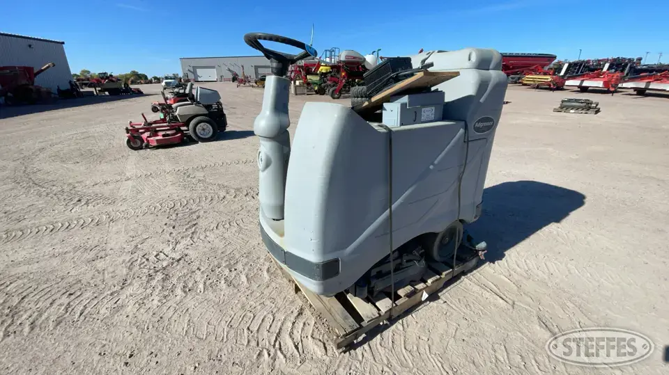 Advance Adgressor X3220C Sweeper