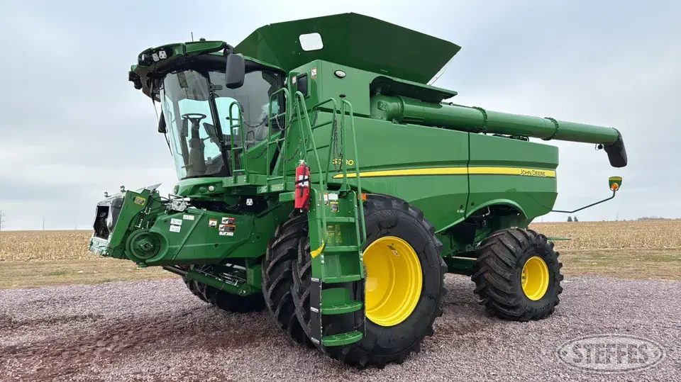 2023 John Deere S780 Combine