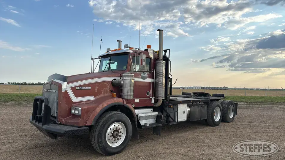 2000 Kenworth T800 Winch Truck