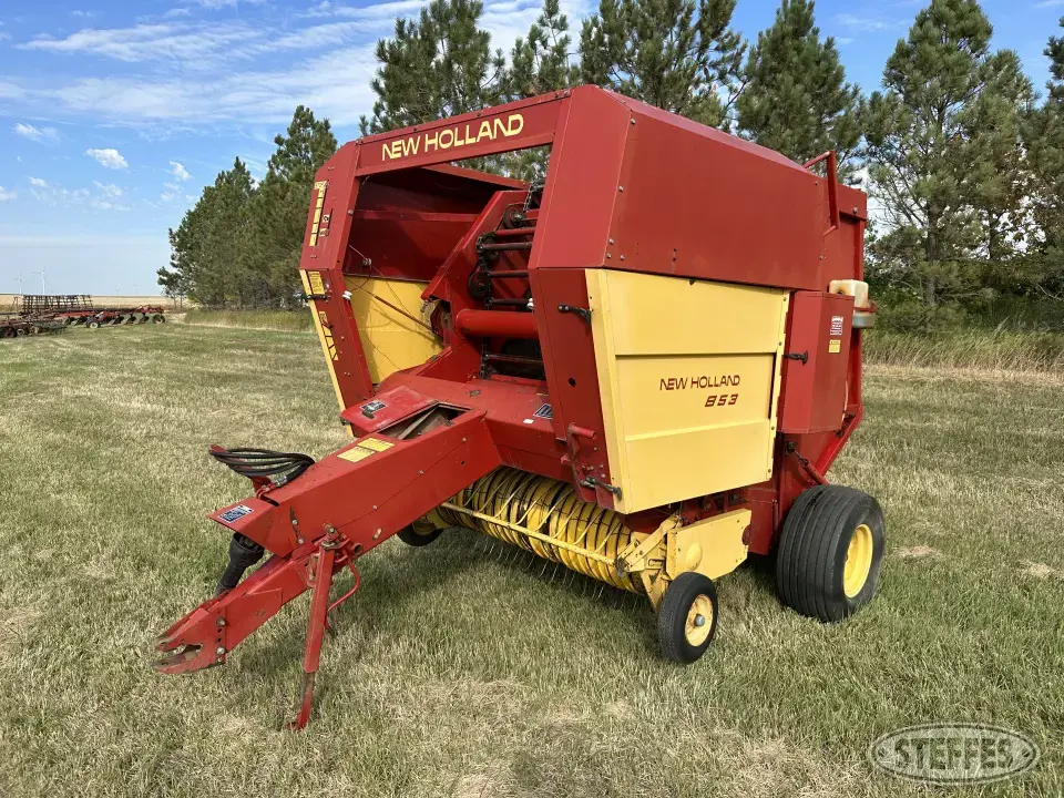 1986 New Holland 853 Round Baler
