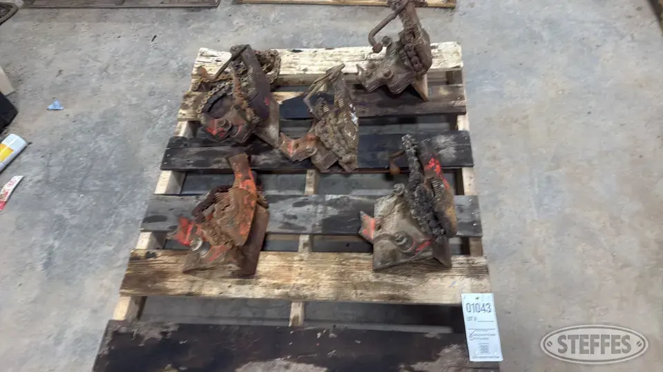 (5) Ridgid chain vises Construction Support Item