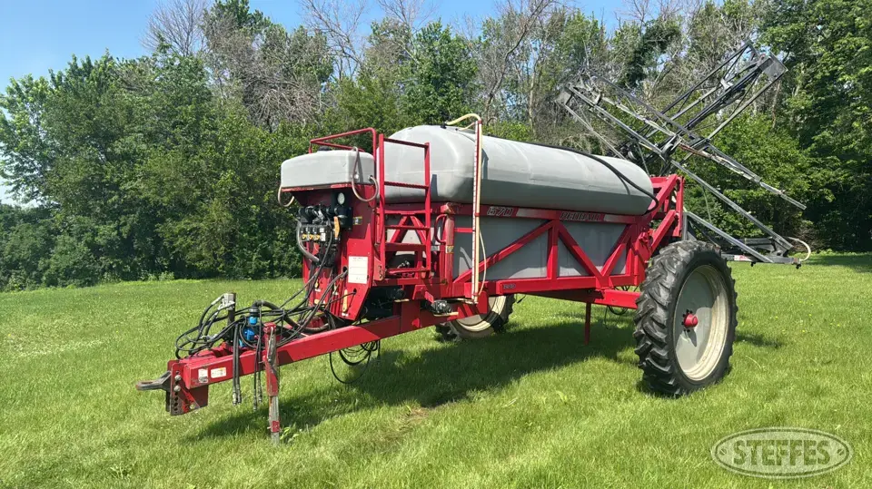 Redball 670 Pull-Type Sprayer