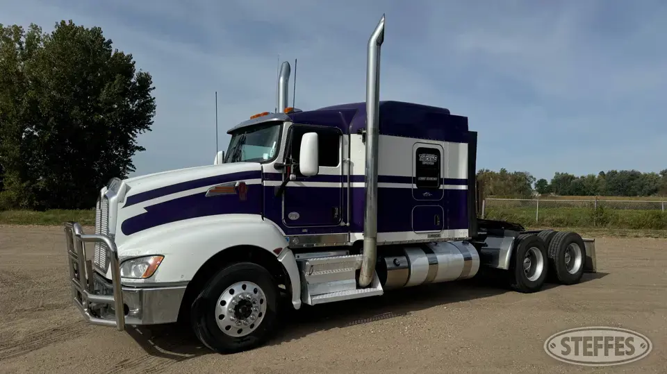 2014 Kenworth T660 Conventional Truck with Sleeper