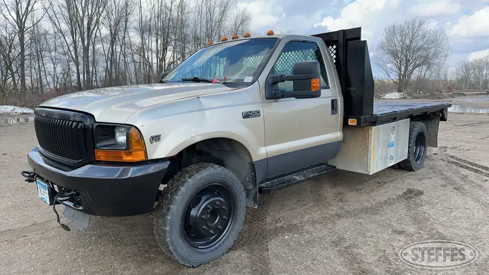 2000 Ford F-450 XL Over 1 Ton Pickup