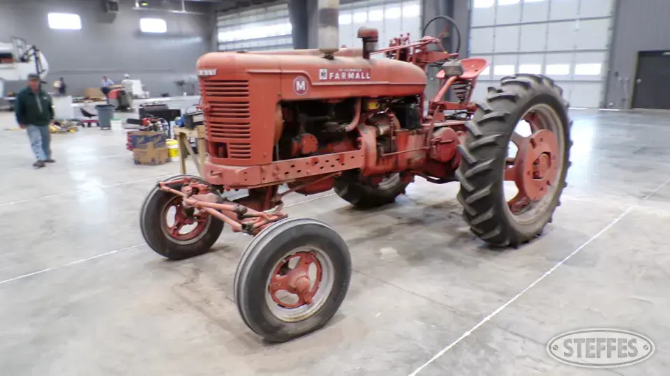 Farmall M 2WD Tractor