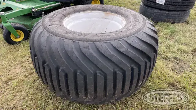 BKT Flotation 648 600/50-22.5 tire